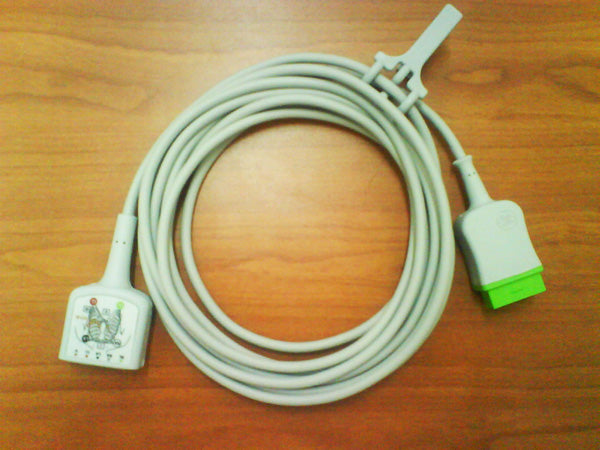 This is a reusable SpO2 sensor probe, likely a pediatric or neonatal type, used to measure blood oxygen saturation and pulse rate
