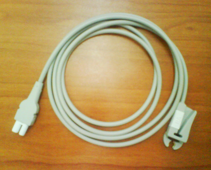 This is a reusable SpO2 sensor probe, likely a pediatric or neonatal type, used to measure blood oxygen saturation and pulse rate